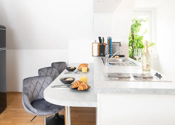 Noor - Comfy Downtown Loft - Self Check-in - Centre Of Διαμέρισμα Γκρατς