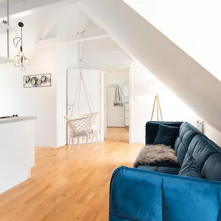 Comfy Downtown Loft - Self Check-in - Centre Of