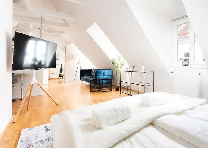 Comfy Downtown Loft - Self Check-in - Centre Of *